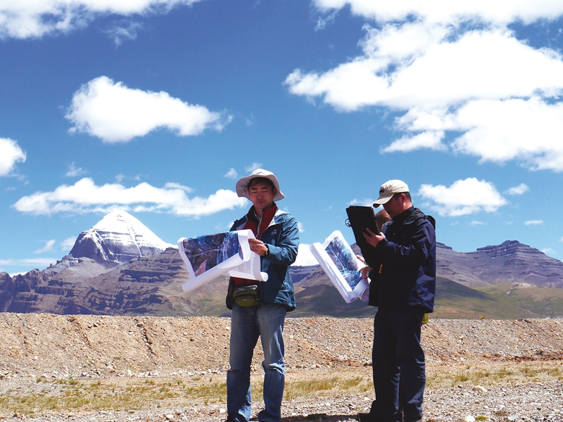 質(zhì)檢人員在西藏開展第一次全國地理國情普查質(zhì)檢工作 質(zhì)檢人員在西藏開展第一次全國地理國情普查質(zhì)檢工作