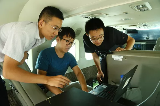 測試設備和飛機 測試設備和飛機